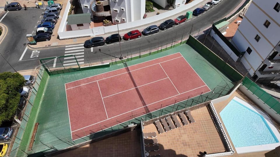 Tennis court