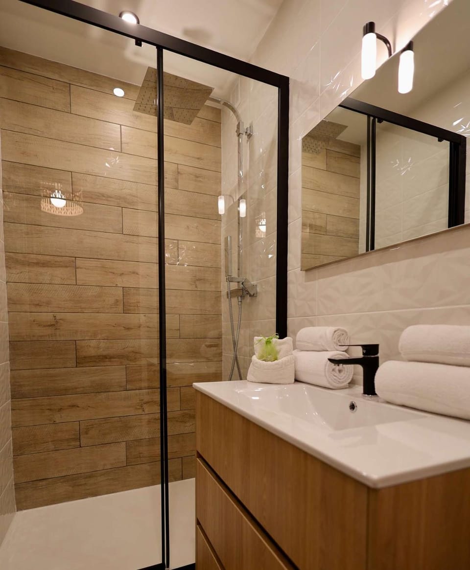 Shower, Bathroom