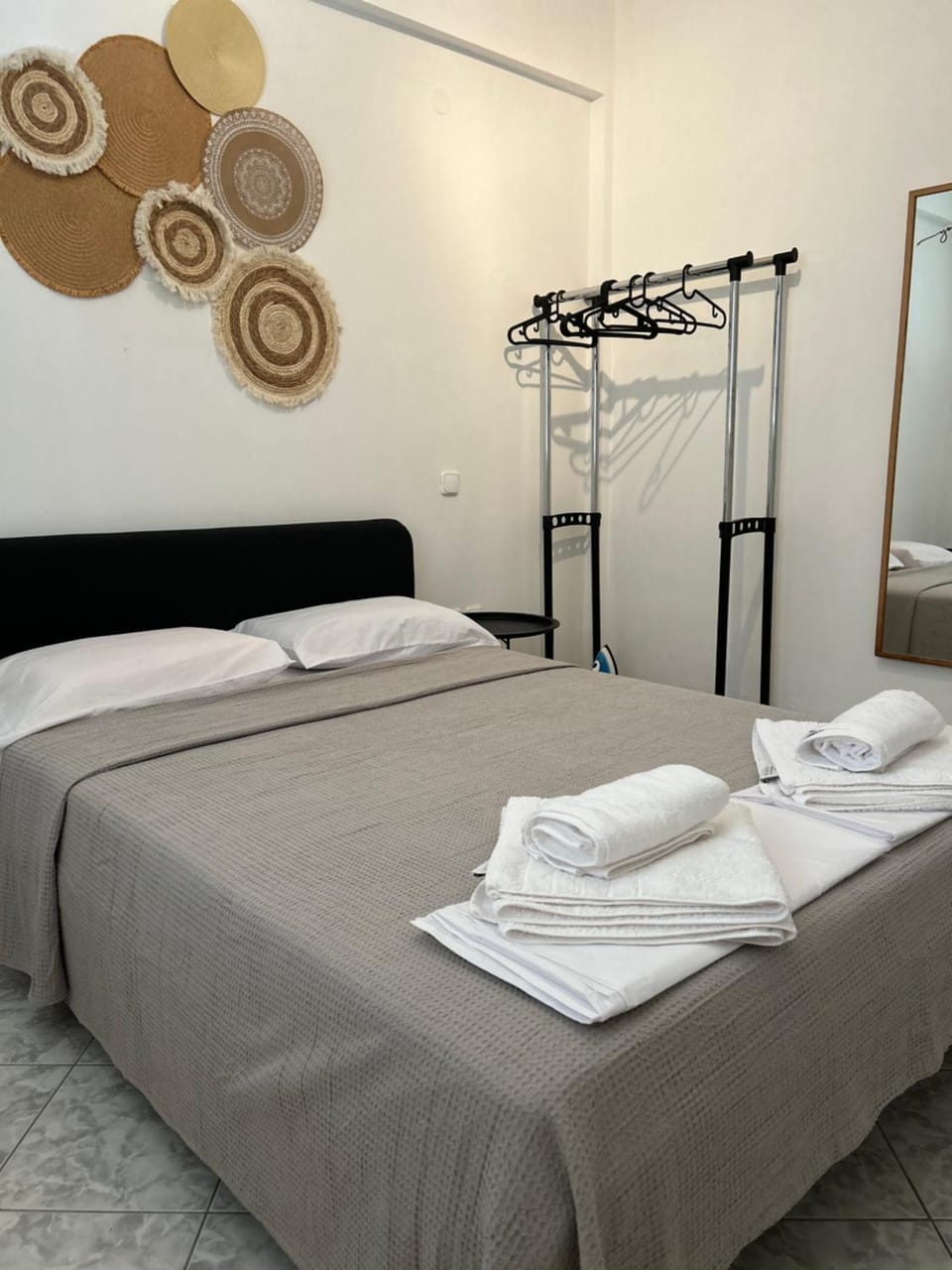 Bedroom, towels