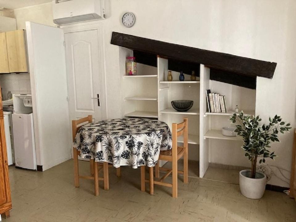 Studio Apartment in Nimes