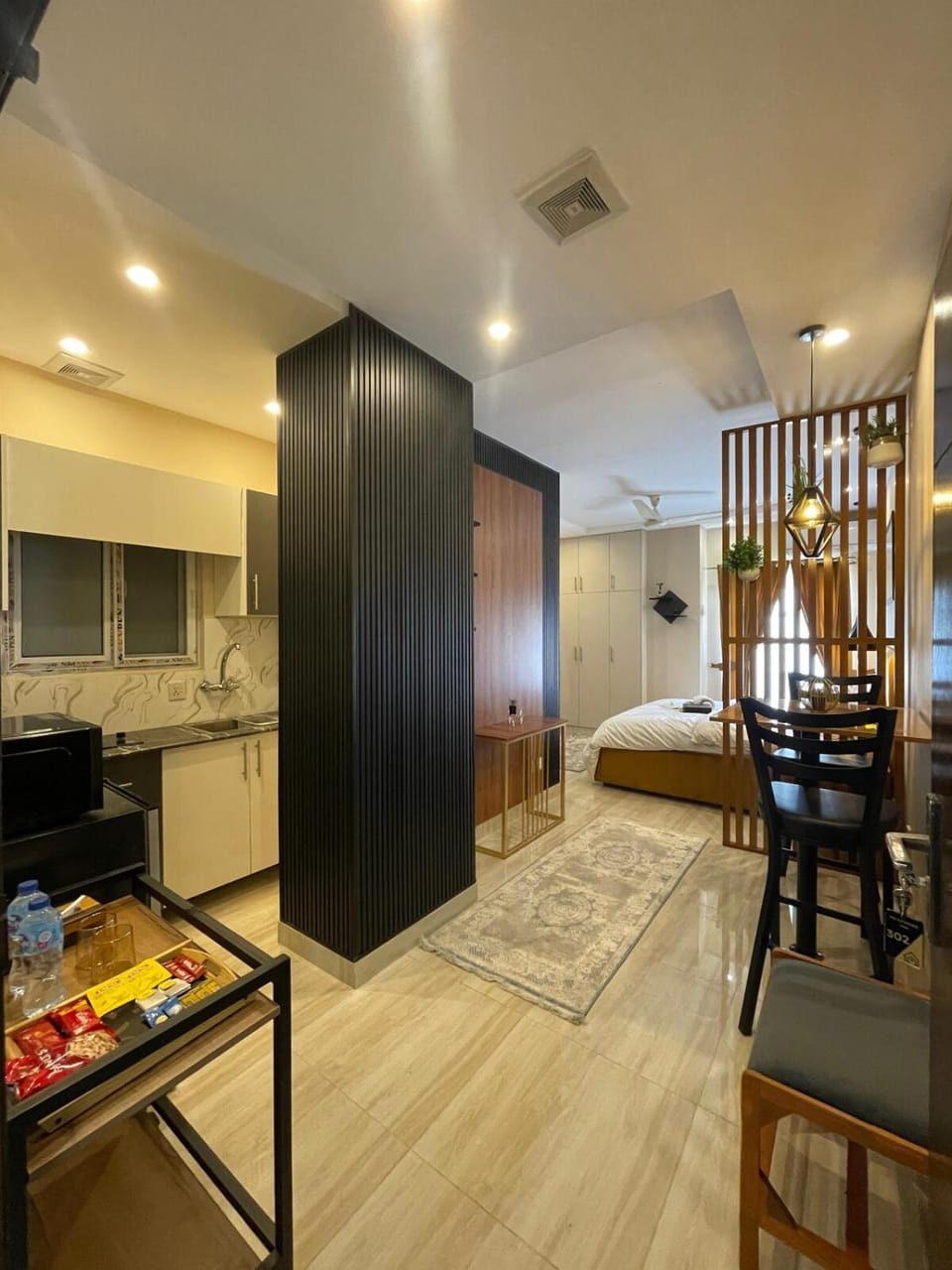 Bed, Kitchen or kitchenette, Living room, Photo of the whole room, Seating area, Dining area, Bedroom, wardrobe