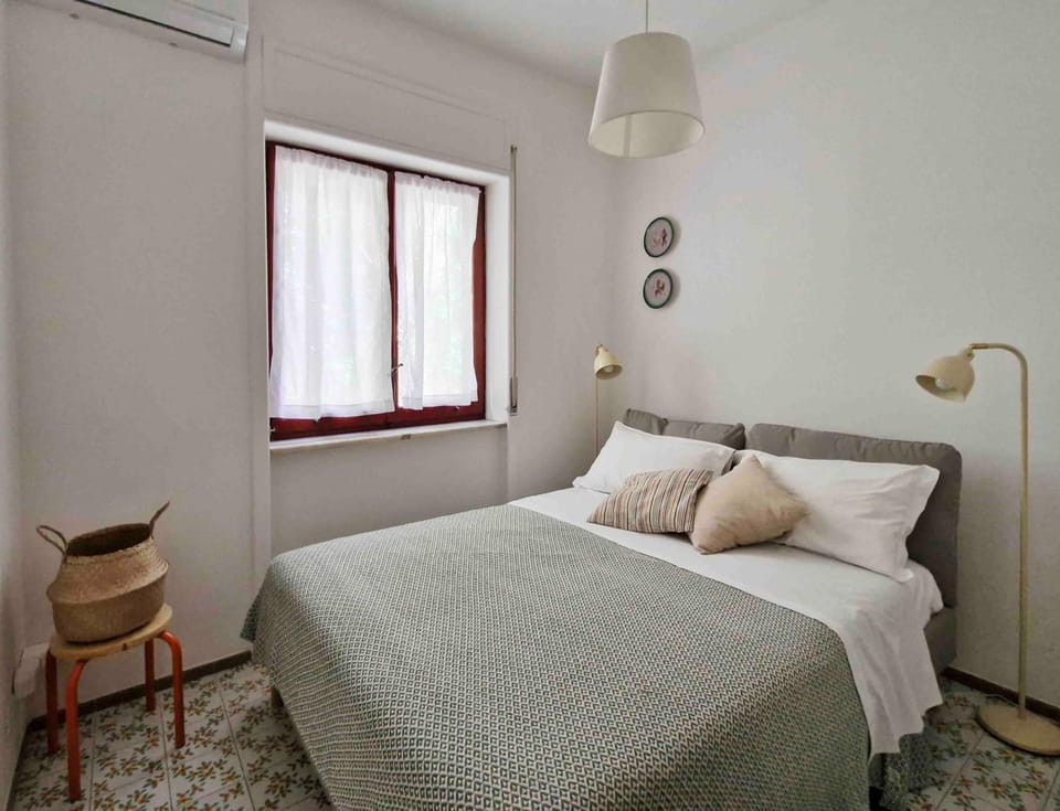 Bed, Photo of the whole room, Bedroom, air conditioner