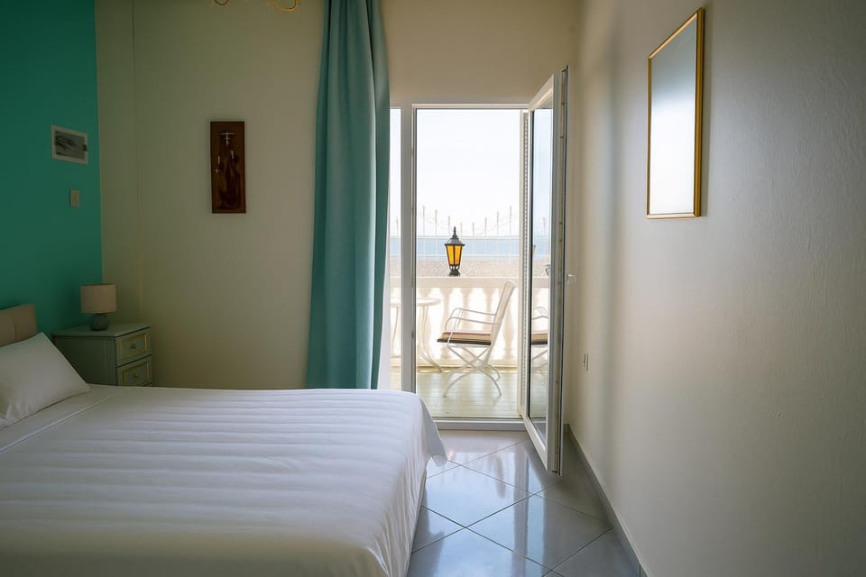 Bed, Balcony/Terrace, Photo of the whole room, Bedroom