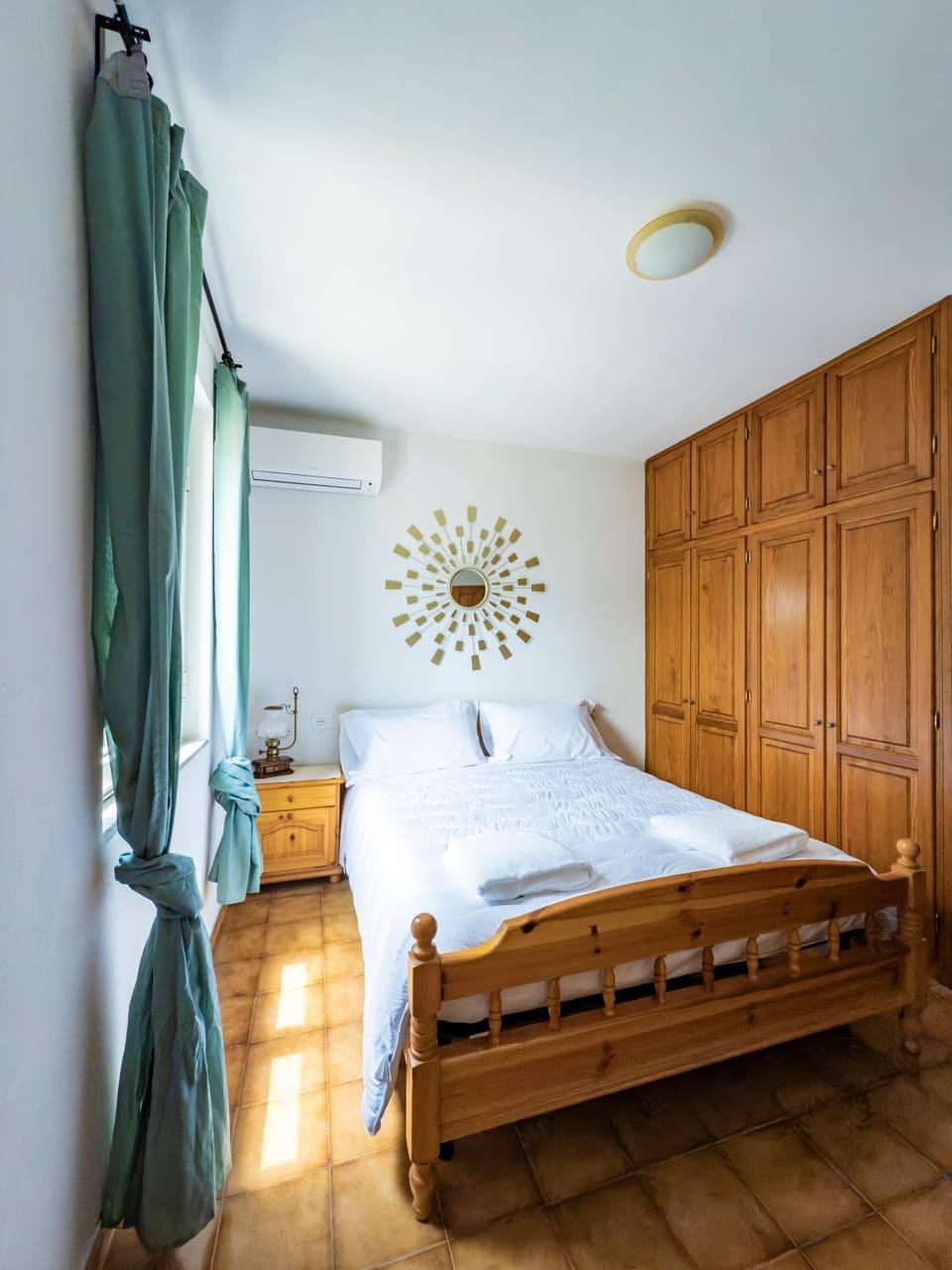 Bed, Bedroom, towels, wardrobe, wedding, air conditioner