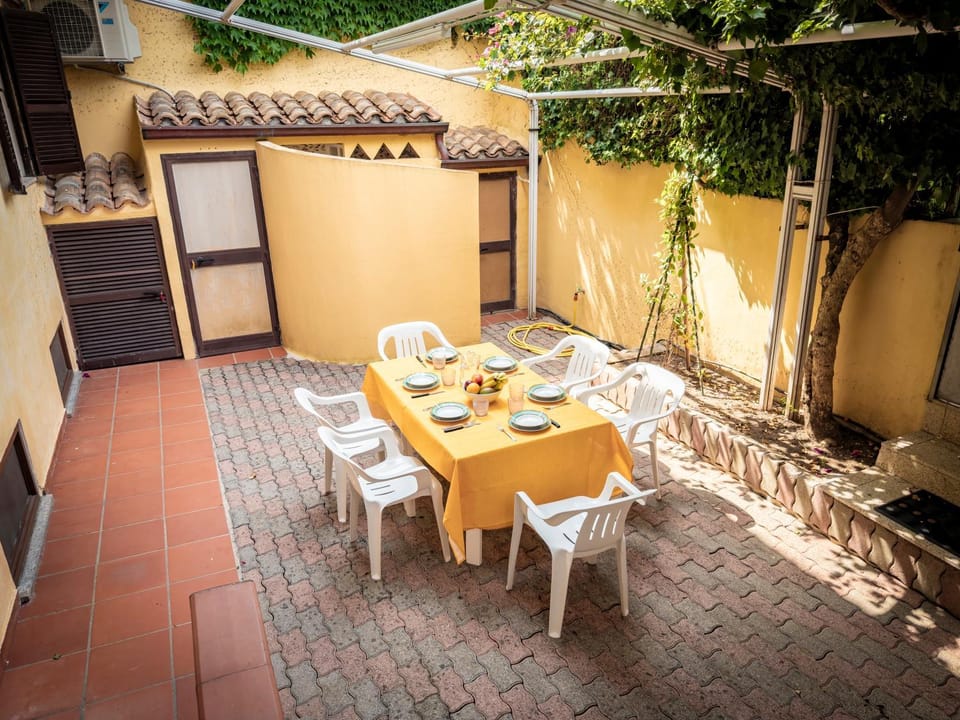 Shower, Day, Garden view, Lunch