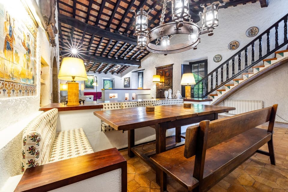 Lounge or bar, Dining area