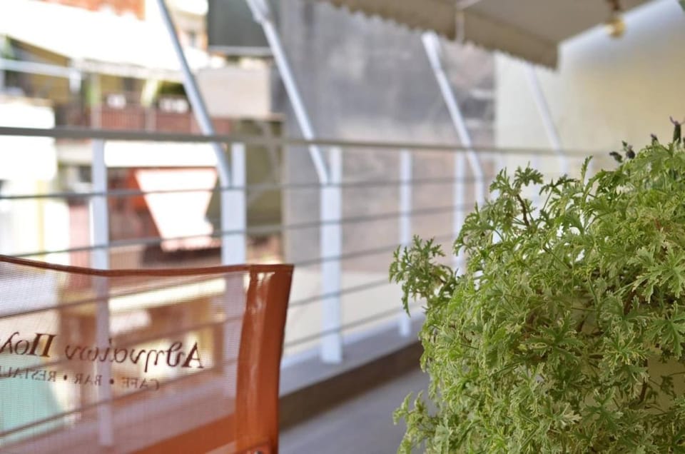 Property building, Balcony/Terrace, Balcony/Terrace