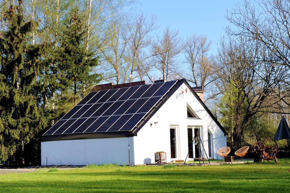 Property building, Facade/entrance, BBQ facilities, Seating area