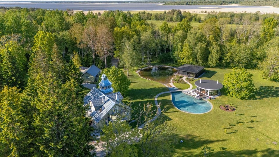 Silma Retreat Hunting Castle Villa in Estonia