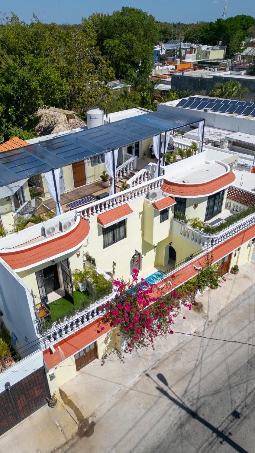 Property building, BBQ facilities, Balcony/Terrace