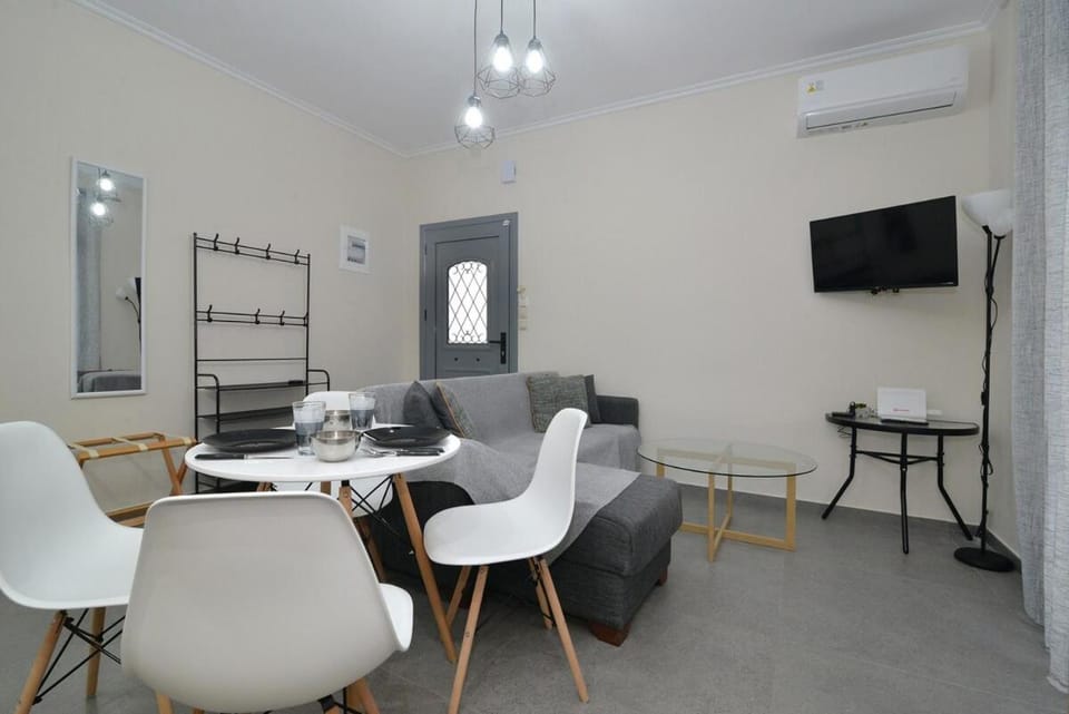 TV and multimedia, Balcony/Terrace, Balcony/Terrace, Living room, Seating area, Dining area, air conditioner