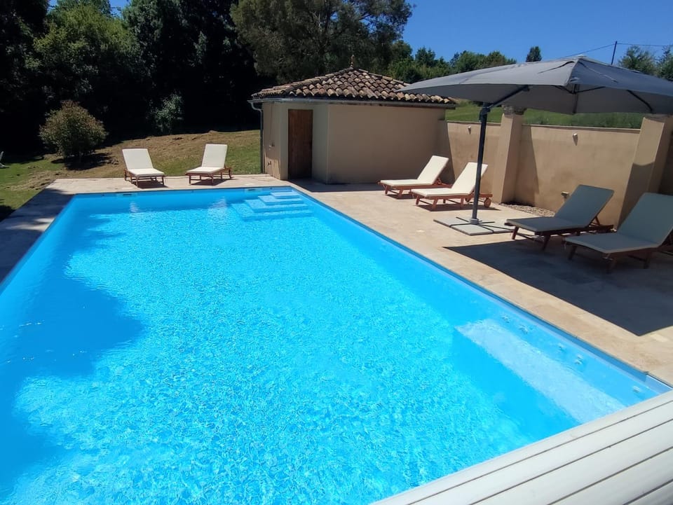 Swimming pool, Swimming pool