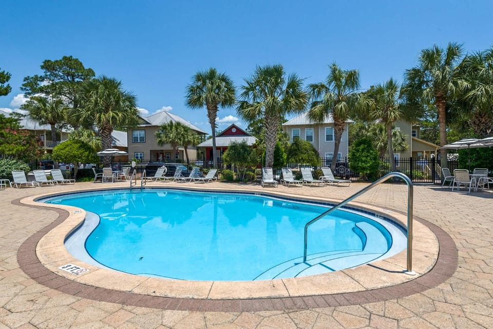 Dew Drop Inn - Santa Rosa Retreat Walk to Beach Pools & More House in South Walton County