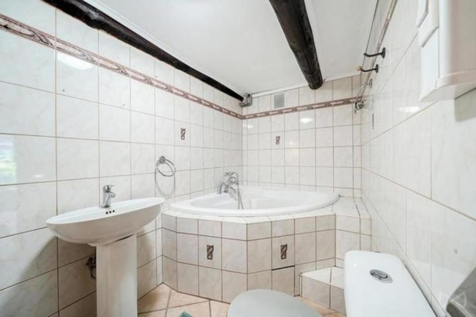 Le Chalet du Promontoire House in Wallonia, Belgium