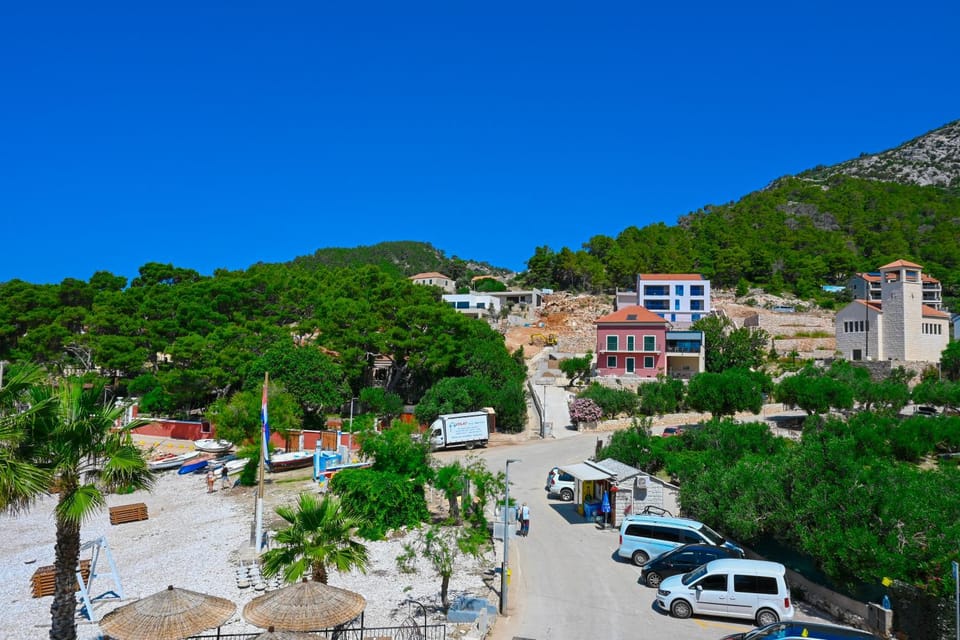 Property building, Spring, Neighbourhood, Natural landscape, Bird's eye view, Location