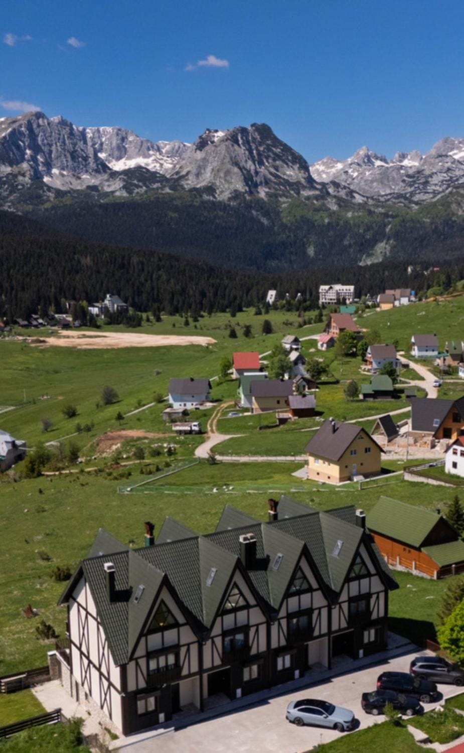 Property building, Mountain view, Parking