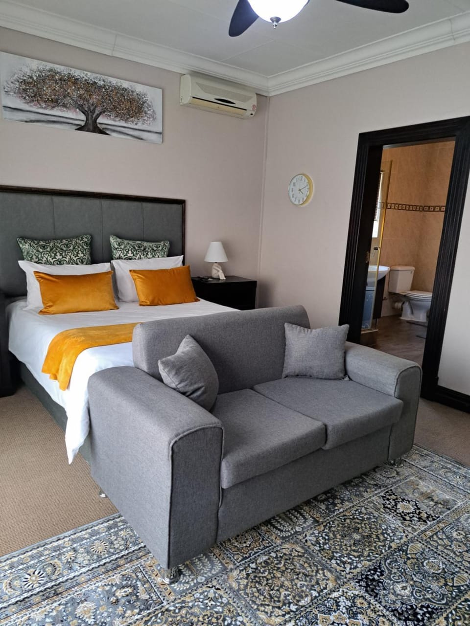 Bedroom, air conditioner