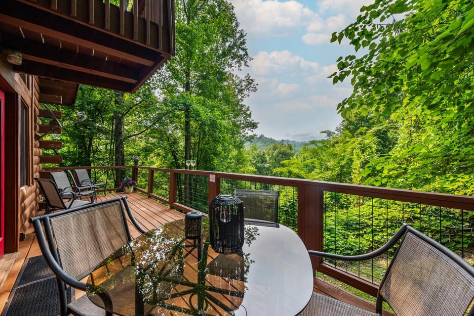 View (from property/room), Balcony/Terrace, Mountain view