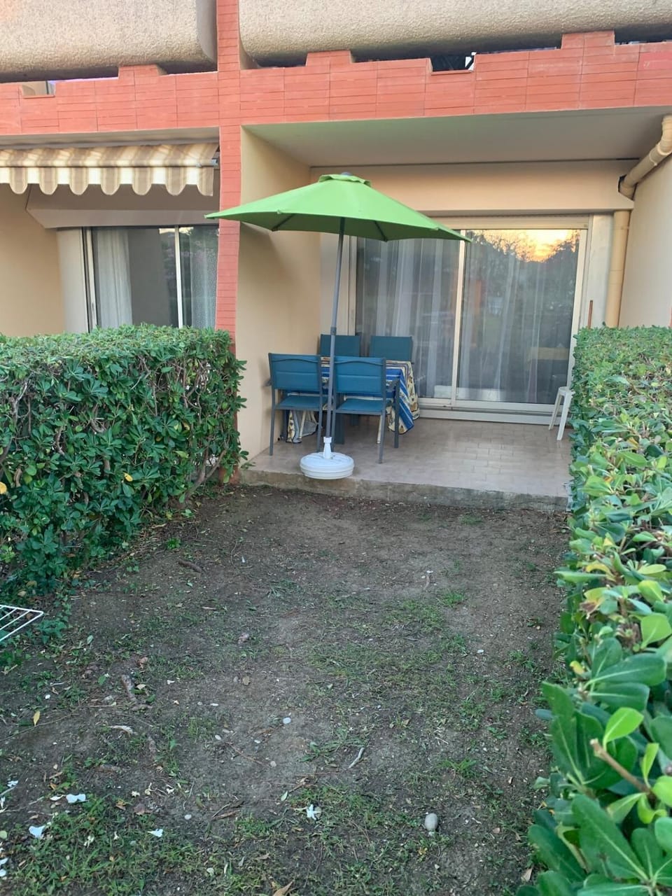 Antibes, Agreable appartement familiale en Rez de Jardin -2 piscines&tennis Apartment in Antibes