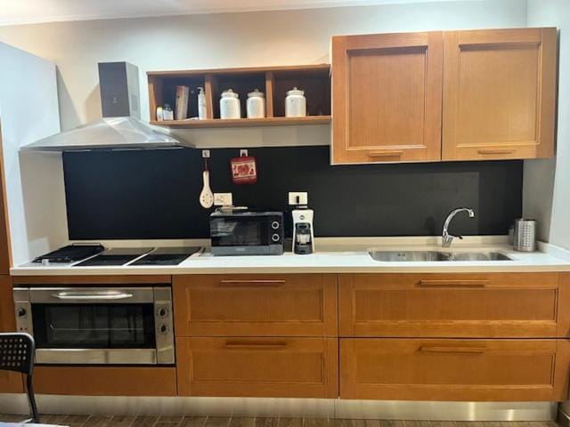 Coffee/tea facilities, Kitchen or kitchenette, stove