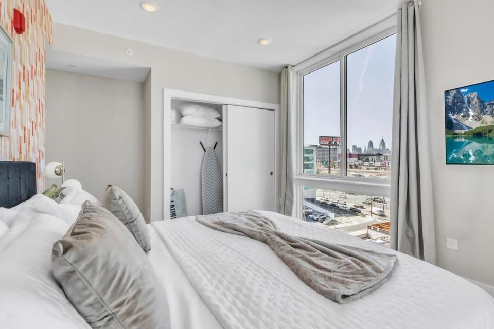 Lux 2BD with KINGS - Pier Views - Near Fishtown! Apartment in Philadelphia