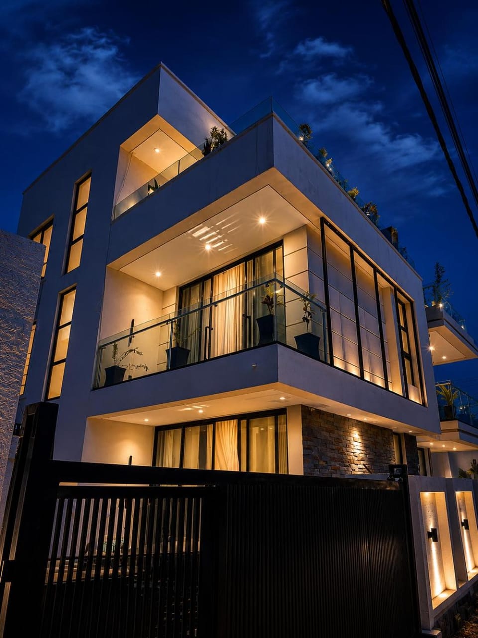 Property building, Night, View (from property/room), Balcony/Terrace