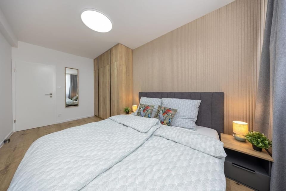 Bed, Photo of the whole room, Bedroom, wardrobe