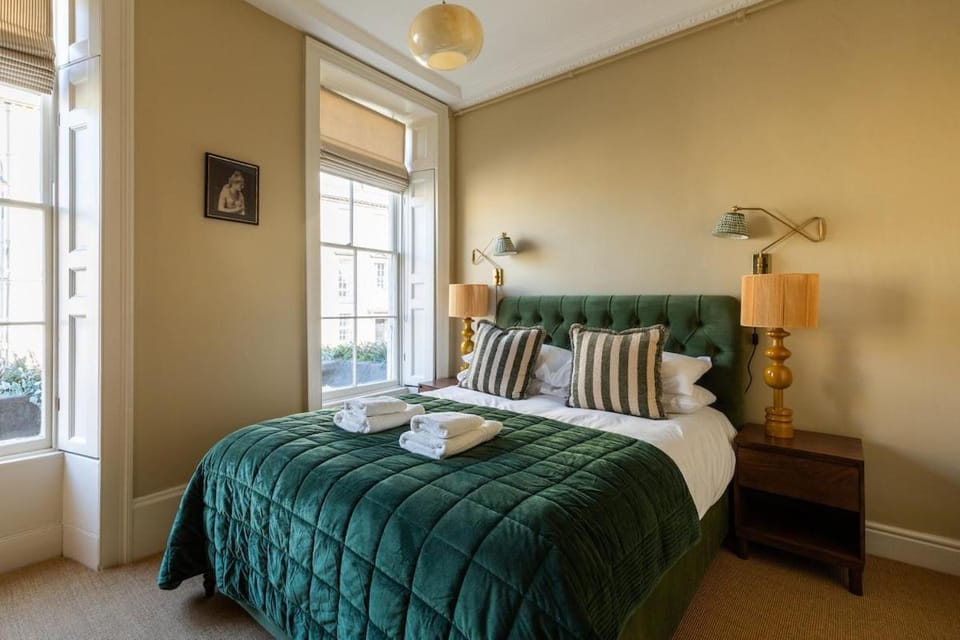 Bladud Buildings - Designer 2-Bed Apartment in Bath - Walk Everywhere Apartment in Bath