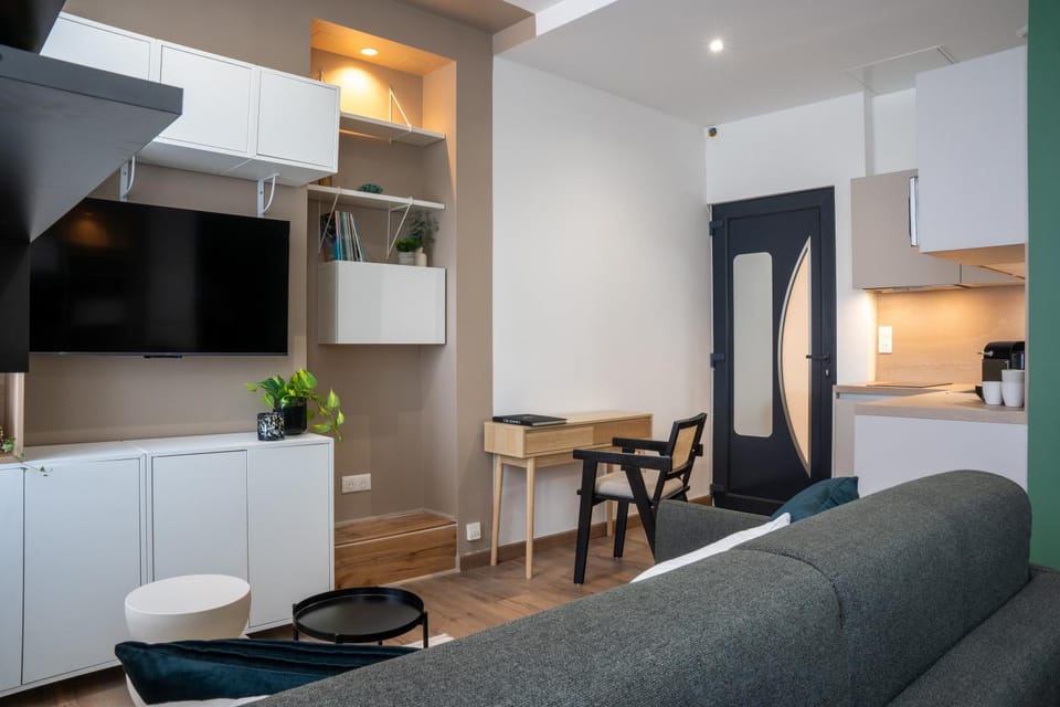 TV and multimedia, Living room, Seating area