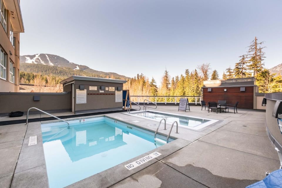 Hot Tub, Swimming pool