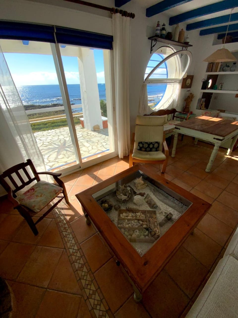 Natural landscape, View (from property/room), Balcony/Terrace, Living room, Seating area, Dining area, Sea view
