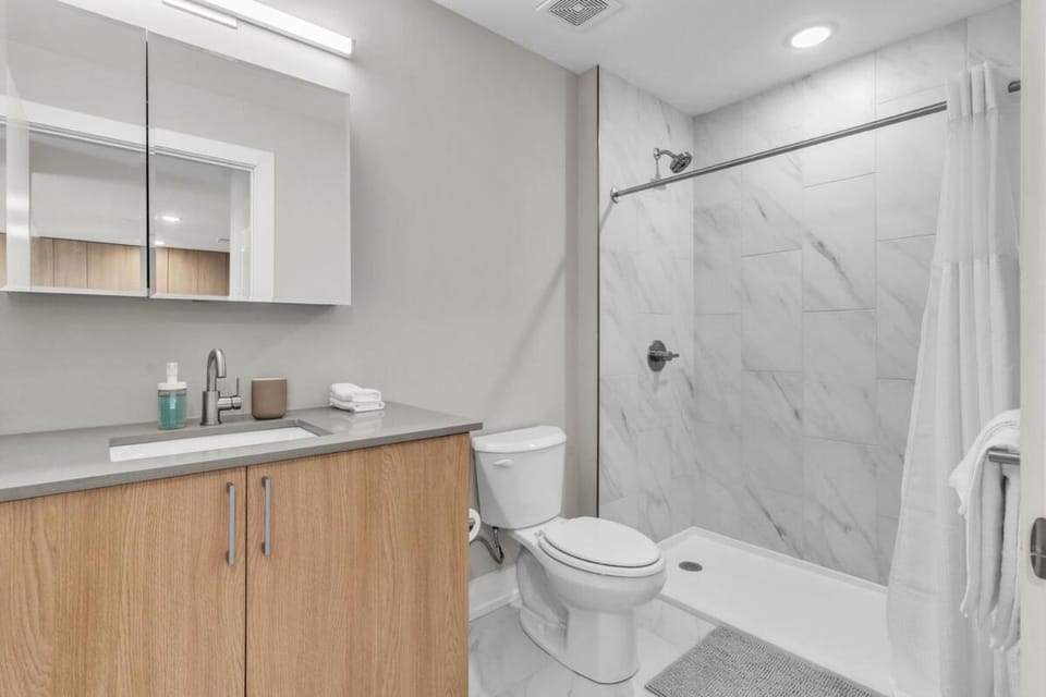 Serene 1BD Escape - Stunning City Views! Apartment in Philadelphia