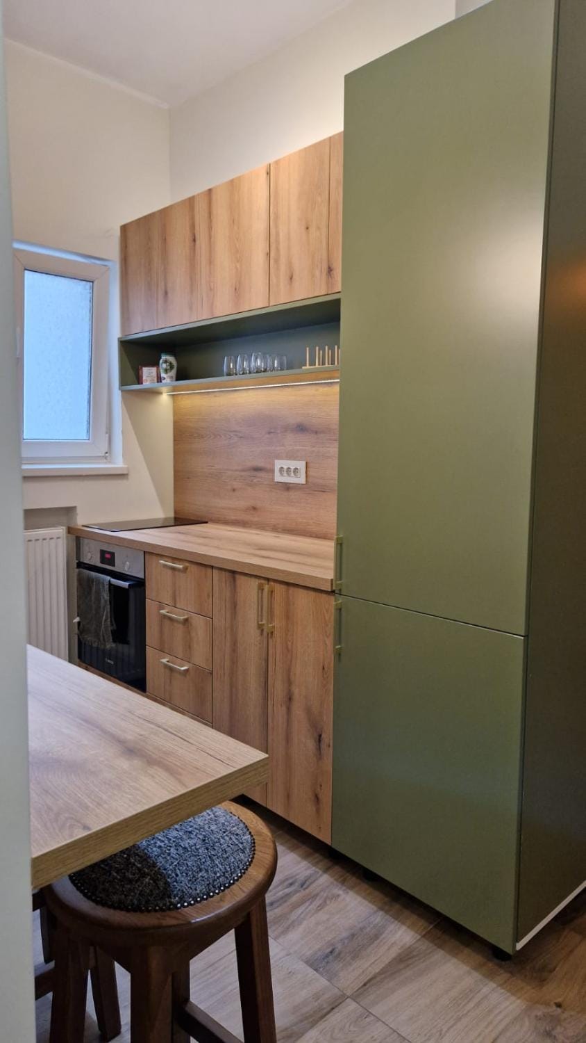 Kitchen or kitchenette, oven, stove