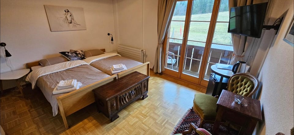 Miramont Horse Trekking Hostel Hotel in Canton of Bern (Region)