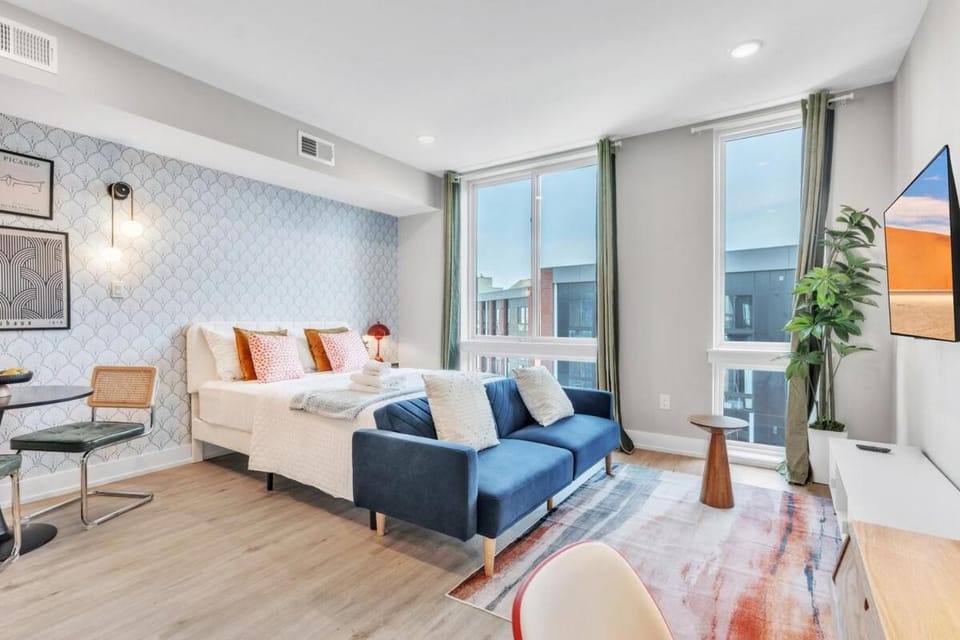 Waterfront Studio - Steps from Fishtown and Old City Apartment in Philadelphia
