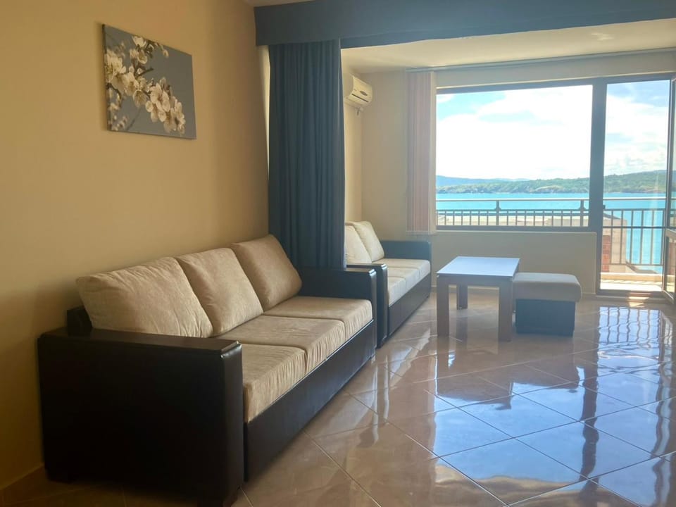 View (from property/room), Balcony/Terrace, Pool view