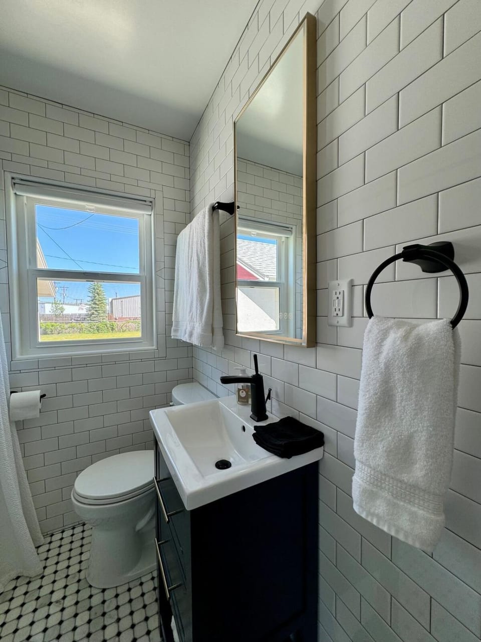 Toilet, Bathroom, towels