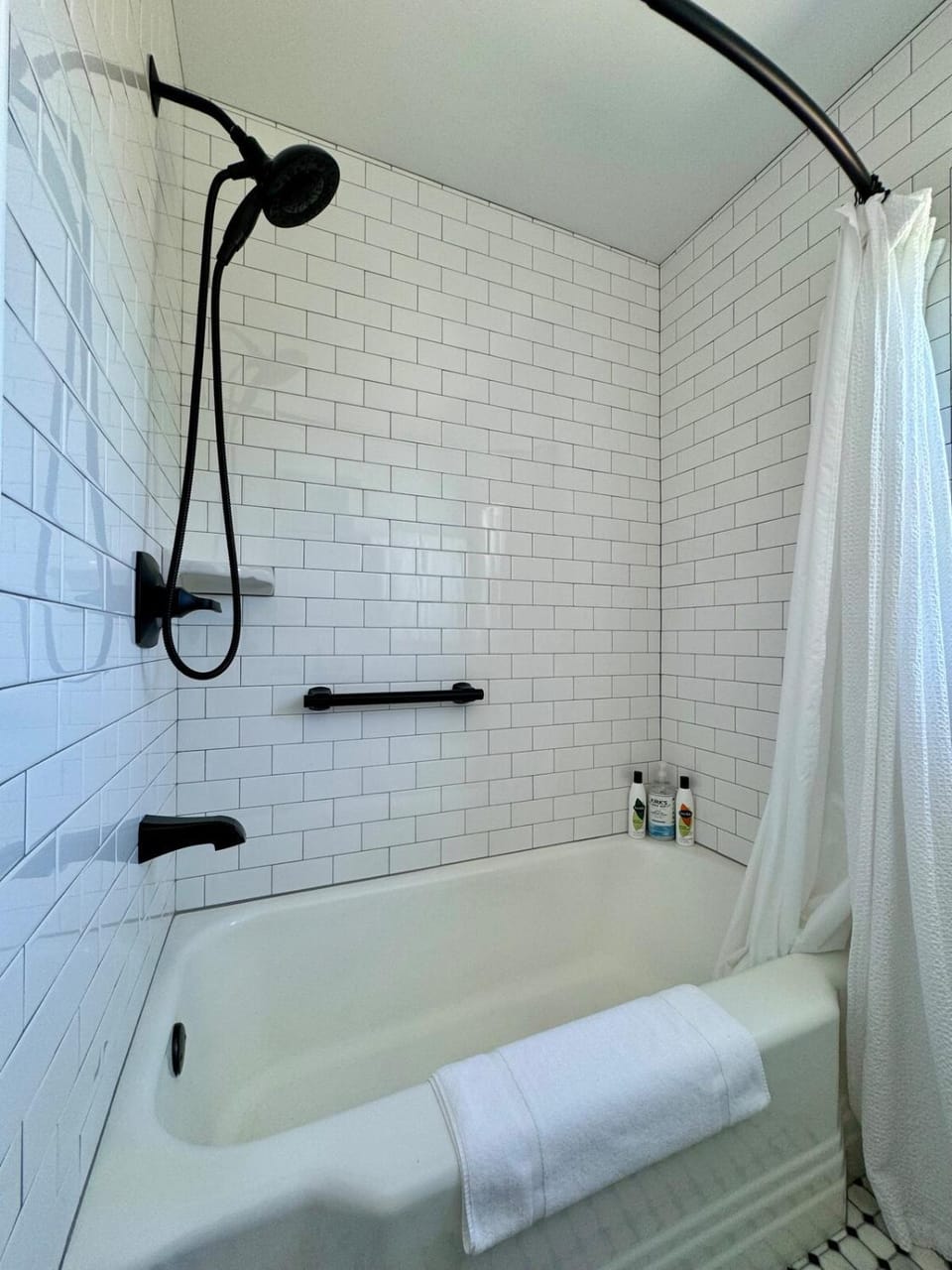 Shower, Bathroom, Bath, towels