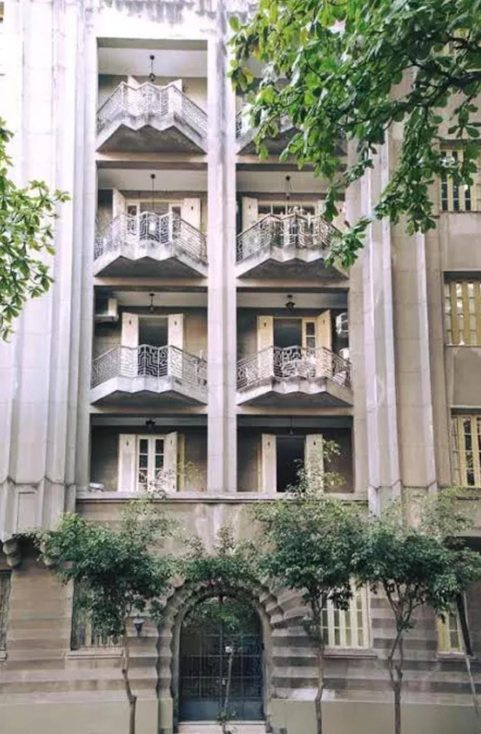 Facade/entrance