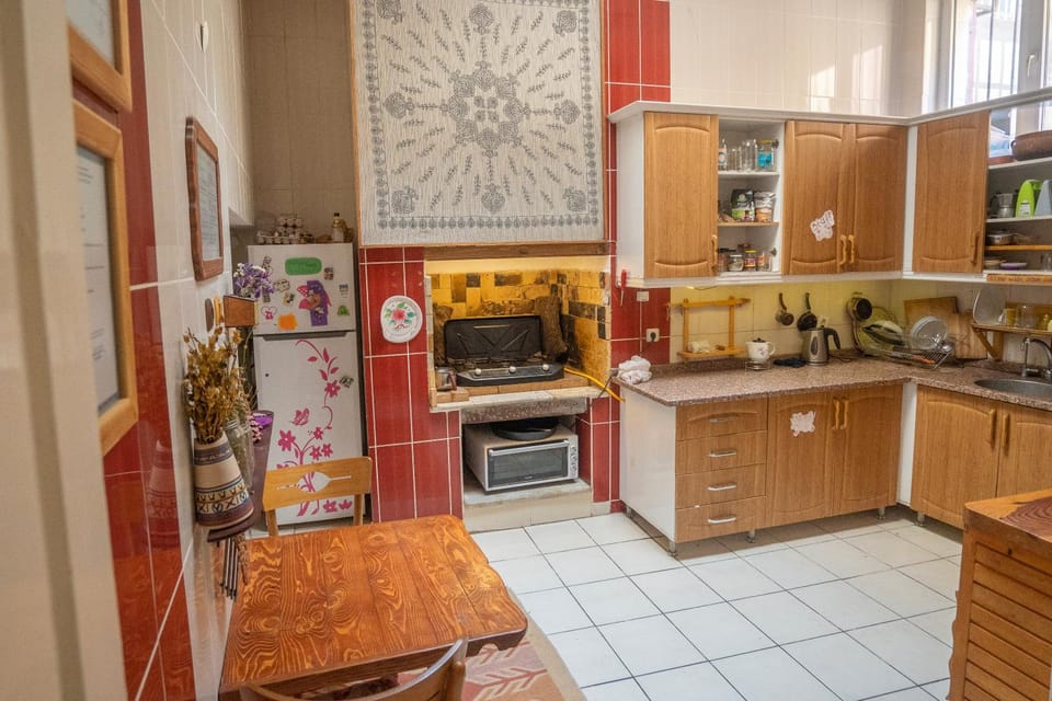 Summer, Communal kitchen, On site