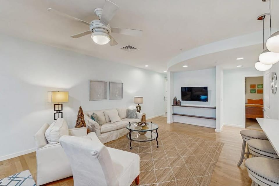 The Sanctuary- The Regal Retreat- A322 House in Sandbridge
