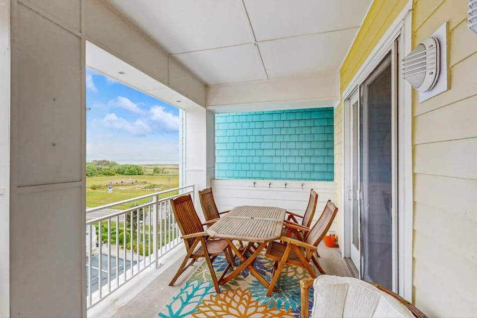 The Sanctuary- The Regal Retreat- A322 House in Sandbridge