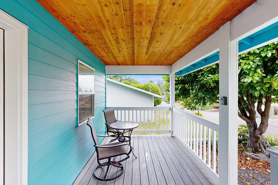Salty Air Oasis House in Rockaway Beach