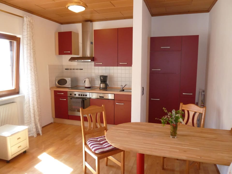 Kitchen or kitchenette, Photo of the whole room, Seating area, Dining area