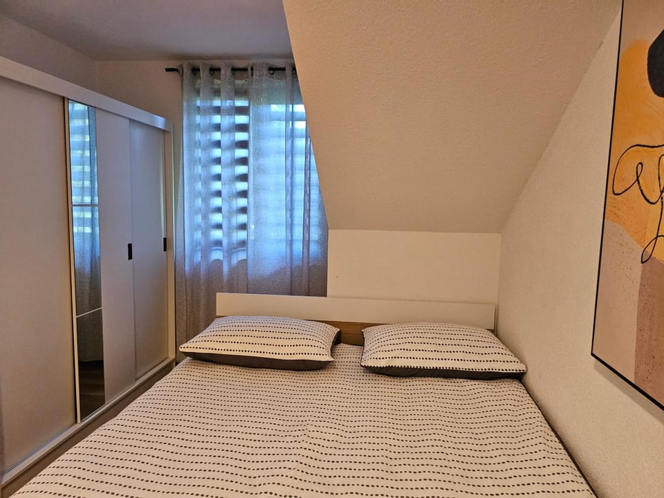 Bed, Photo of the whole room, Bedroom, wardrobe