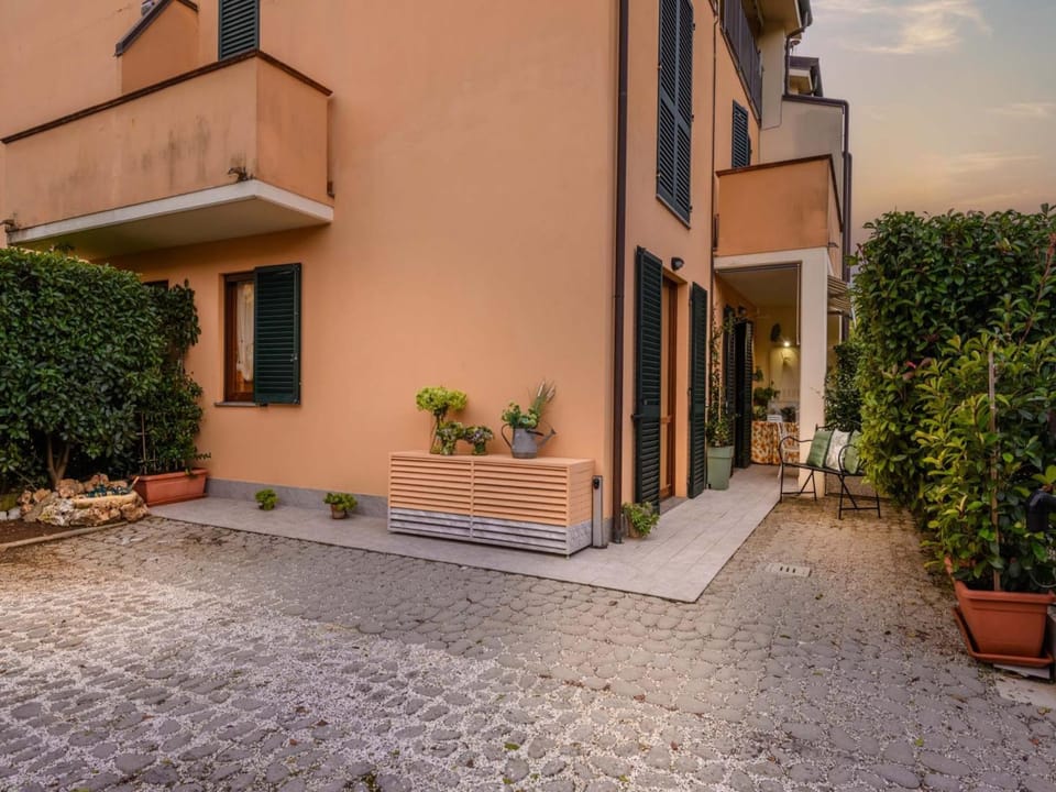 Lobby or reception, Other