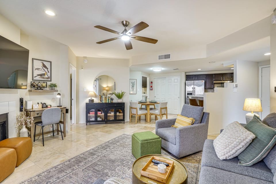 Family-Friendly Condo w/ Pool Access in Phoenix! House in Phoenix