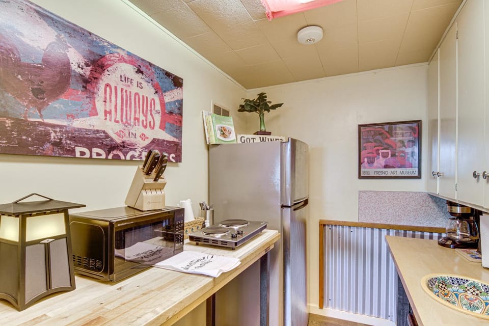 Walk to Dtwn Livingston: Studio w/ Mtn Views! Apartment in Livingston