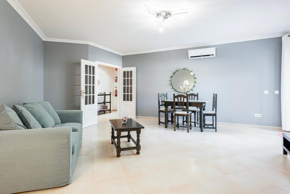 Living room, Dining area, air conditioner