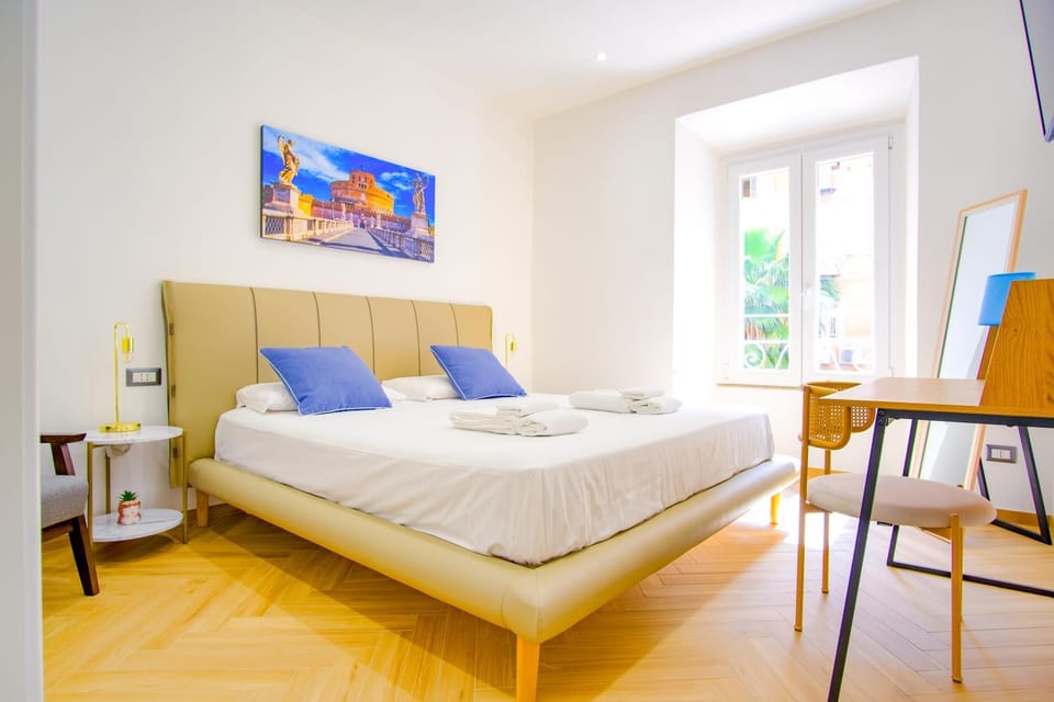 Bed, Living room, Photo of the whole room, Seating area, Bedroom, towels